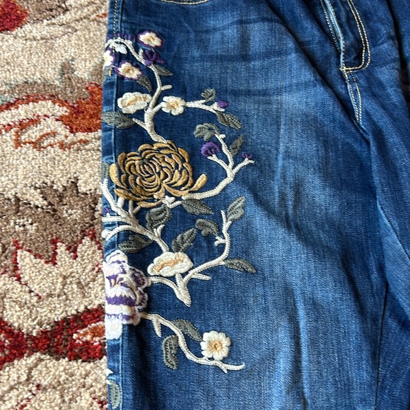 INC DENIM EMBROIDERED FLORAL WOMANS JEANS - Picture 5 of 7
